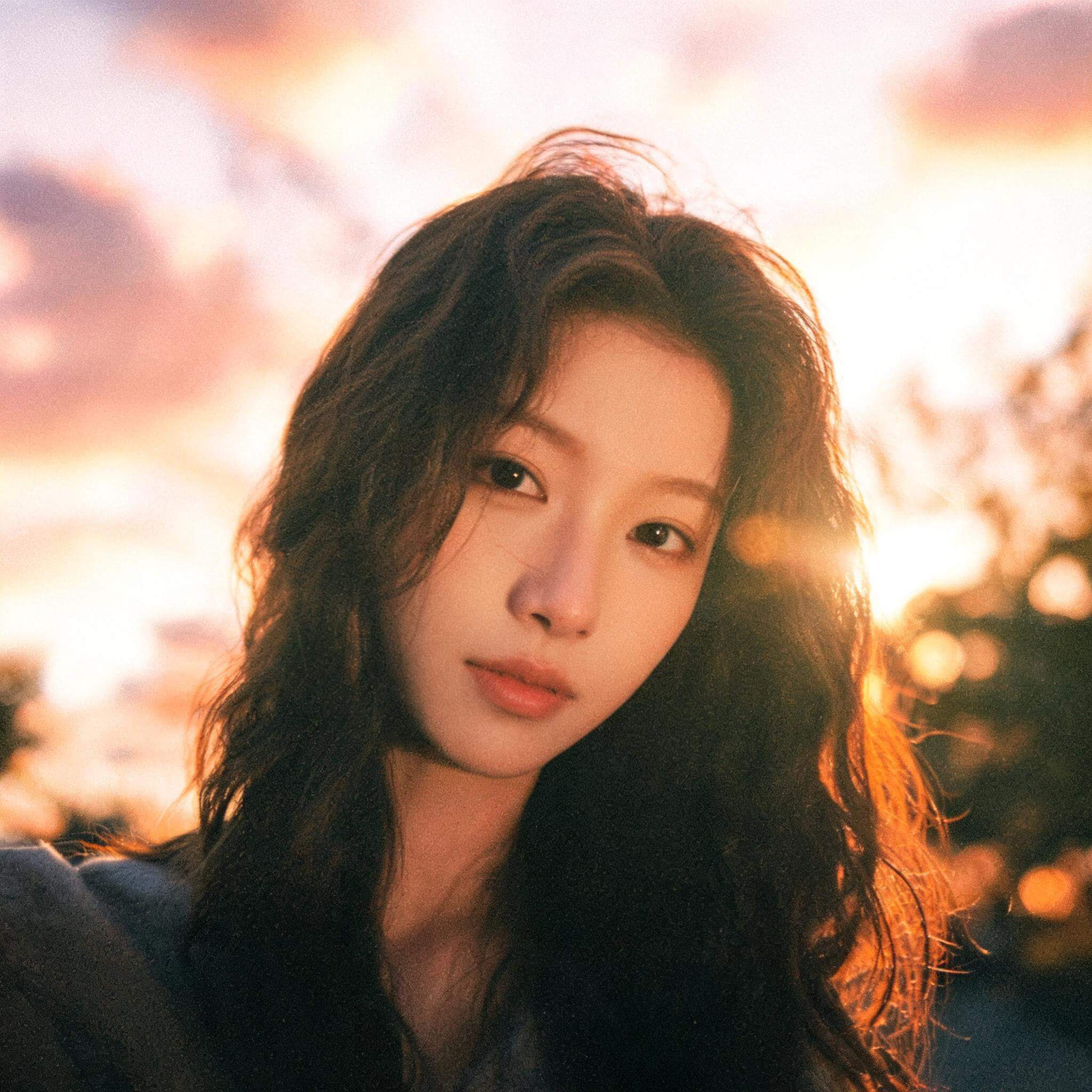 Seedream 5 Lite cinematic portrait with Kodak Portra 400 film grain, a Dutch angle, shallow depth of field, and golden-hour light